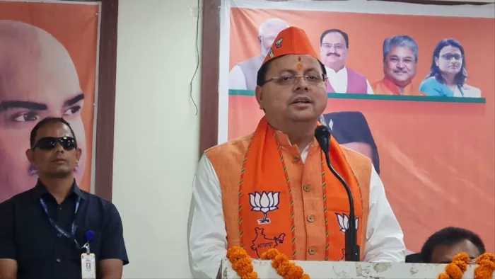 पीएम के प्रस्तावित जनसभा स्थल स्पोर्ट्स स्टेडियम का निरीक्षण करने के बाद मुख्यमंत्री धामी ने पत्रकारों से वार्ता की।