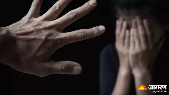 लुधियाना में 7 वर्षीय बच्ची के साथ रेप के बाद आरोपी ने उसे तीन मंजिले से फेंका। सांकेतिक तस्वीर