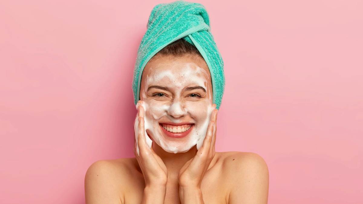 Best Face Wash In India: एक्टिव इनग्रेडिएंट्स वाले ये फेस वॉश आपकी त्वचा को करते हैं डीप क्लीन और हाइड्रेटेड