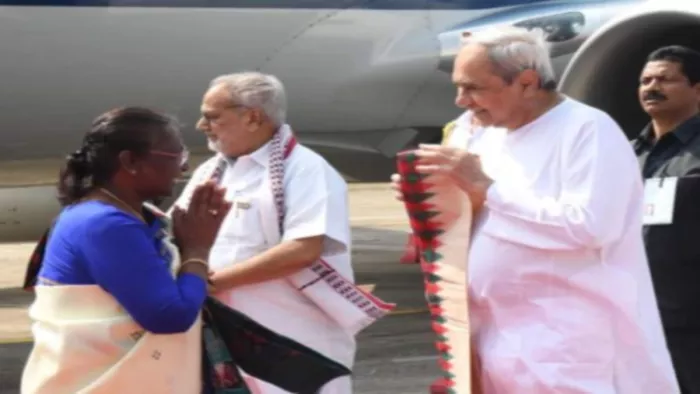 राष्ट्रपति द्रौपदी मुर्मु राष्ट्रपति बनने के बाद पहली बार दो दिवसीय दौरे पर ओडिशा पहुंची