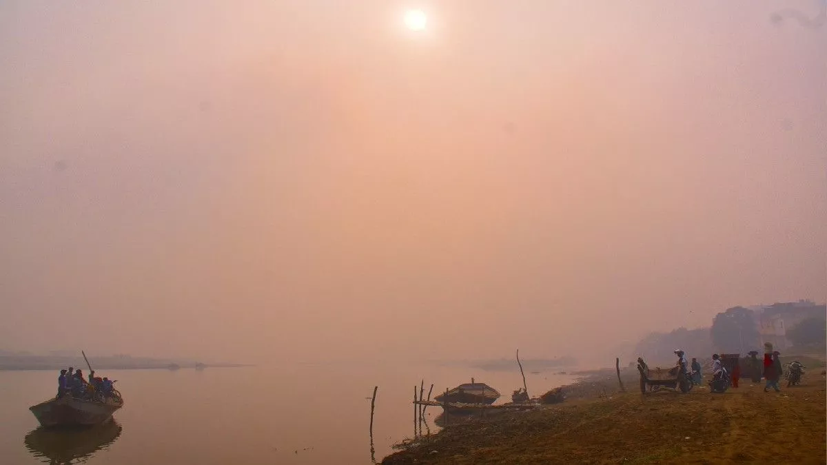 Moradabad Weather News : दोपहर में धूप निकलने पर छटी धुंध। जागरण