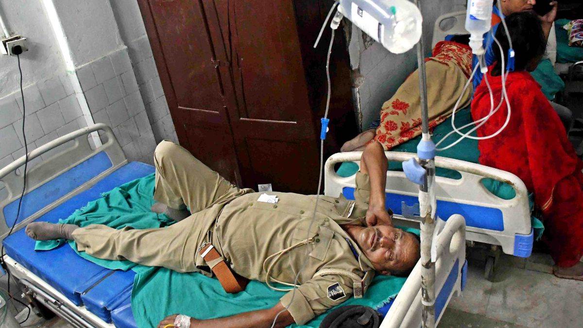 शराब धंधेबाजों को गिरफ्तार करने को गई मुजफ्फरपुर पुलिस पर हमला - Attack on Muzaffarpur  police to arrest liquor traders