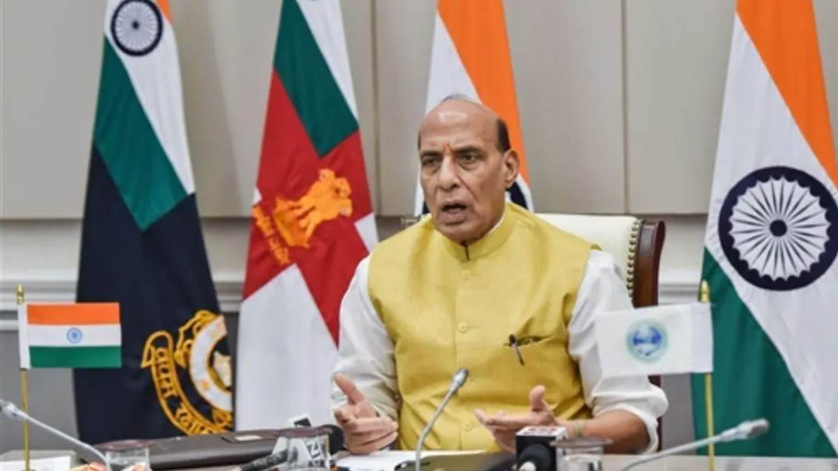 https://www.jagranimages.com/images/newimg/10112022/10_11_2022-rajnath_singh_russia_23194457.jpg