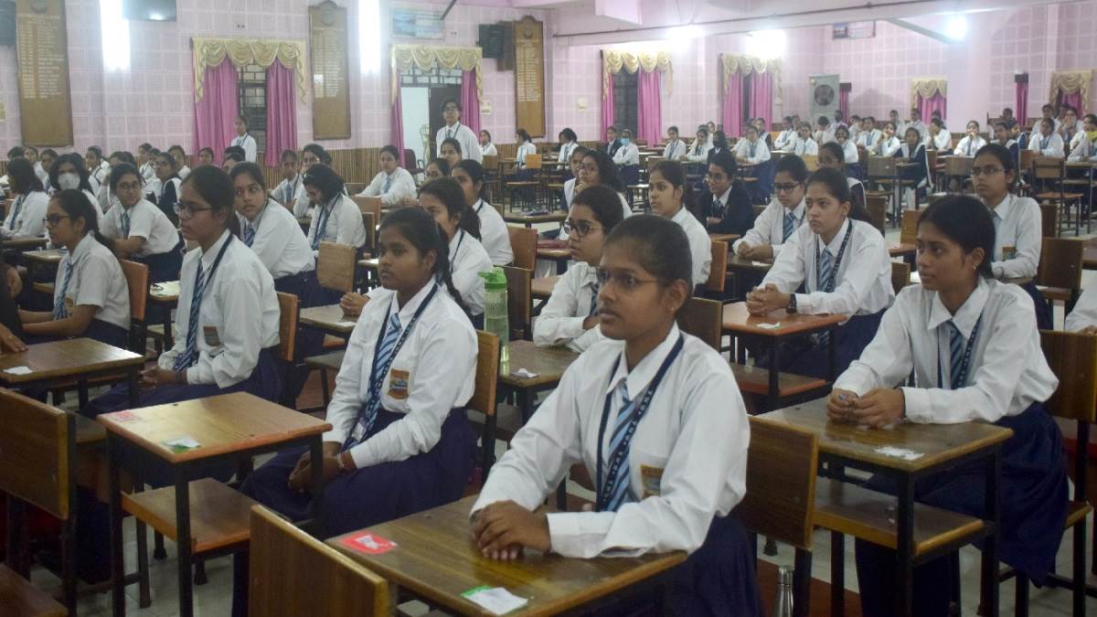 https://www.jagranimages.com/images/newimg/10112022/10_11_2022-sanskarshala_in_prayagraj_ghs_23194779_162520230.jpg
