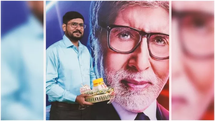 केबीसी के स्पेशल एपिसोड का हिस्सा बने छपरा में रोटी बैंक चलाने वाले रवि शंकर (फोटो- जागरण)