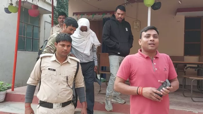 Bihar Crime News : धोखाधड़ी के मामले लखीसराय डीटीओ गिरफ्तार; कैमूर ले गई पुलिस