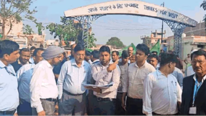 रेलवे के बड़े साहब को नहीं पसंद आई ' आलू मटर की सब्जी', वहीं लगा दी क्लास