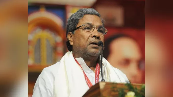 कर्नाटक के मुख्यमंत्री सिद्धरमैया ने तेलंगाना के कामारेड्डी में एक सभा को संबोधित किया। (फाइल फोटो)