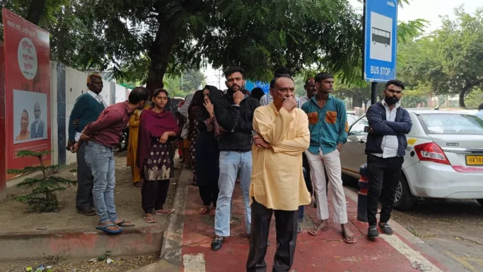 नोएडा पुलिस ने सपेरों से सांप के जहर की तस्करी को लेकर एल्विश की भूमिका के बारे में की पूछताछ।