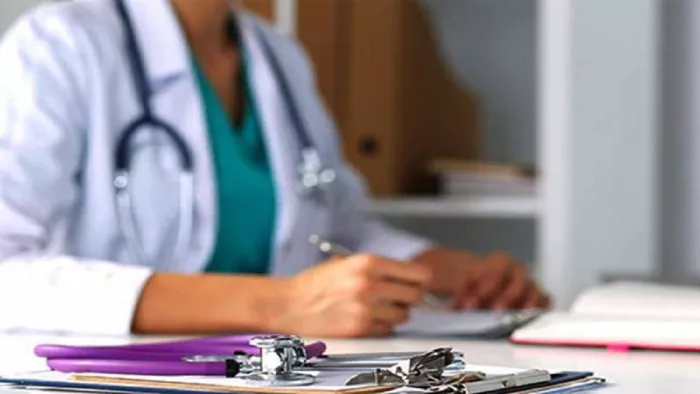 Bihar News : बिहार के अस्पतालों को कब मिलेंगे डॉक्टर? नियुक्ति प्रक्रिया पर स्वास्थय मंत्री से मिला ये जवाब