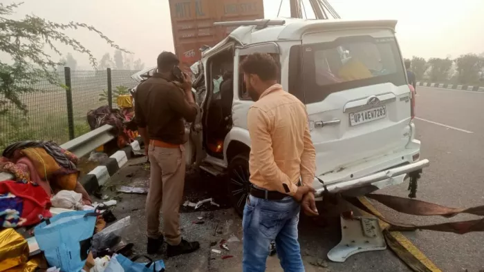 हादसे के बाद मौके पर मौजूद पुलिस (फोटो- जागरण)