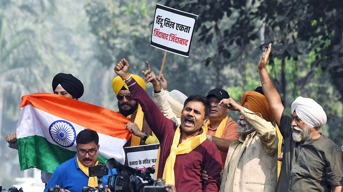https://www.jagranimages.com/images/newimg/10112024/10_11_2024-delhi_canada_protest_23828834.jpg