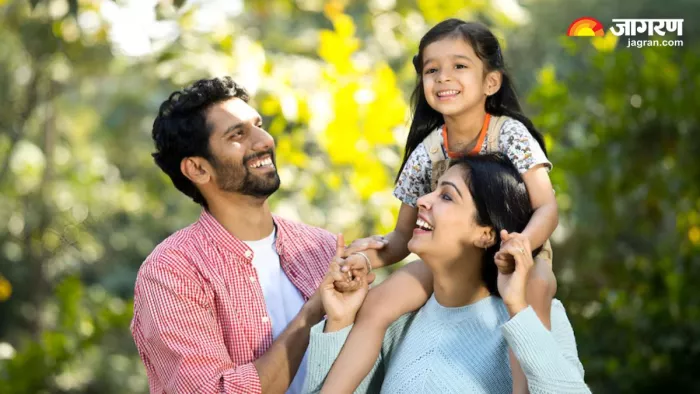 Parenting Tips: बच्चों की अच्छी परवरिश के लिए जरूर रखें इन 10 बातों का ख्याल (Image: Freepik)
