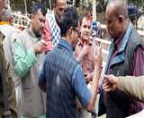 PACS elections 2019 : मतगणना के दौरान मुशहरी के एक प्रत्याशी ने फाड़ा अपना कुर्ता, जानिए क्या थी वजह