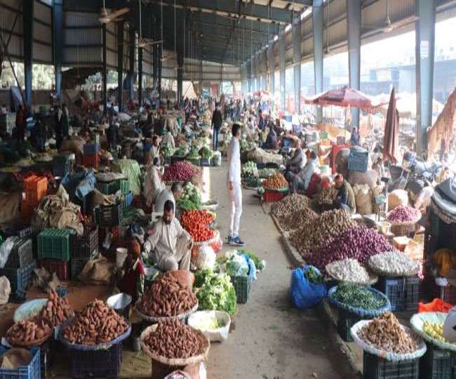 आवश्यक वस्तु कानून में सुधार की पहल 2002 में हुई थी जो अब भी आंशिक ही है।