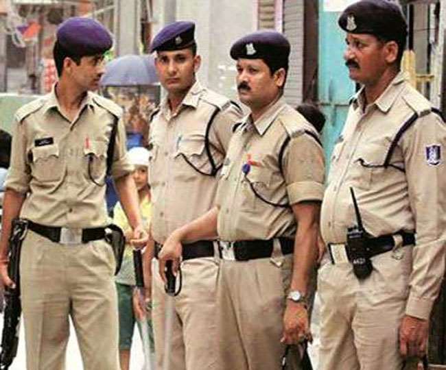झारखंड पुलिस की वेबसाइट पर नक्‍सलियों की सूची जारी की गई है।