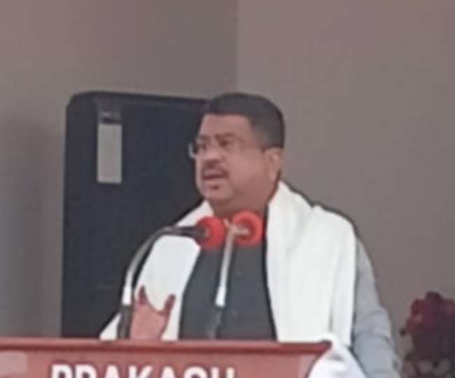 union education minister dharmendra pradhan said in gorakhpur gorakshanagari will become a special education zone