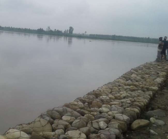 यमुना नदी को स्‍वच्‍छ रखने की कवायद शुरू हो गई।