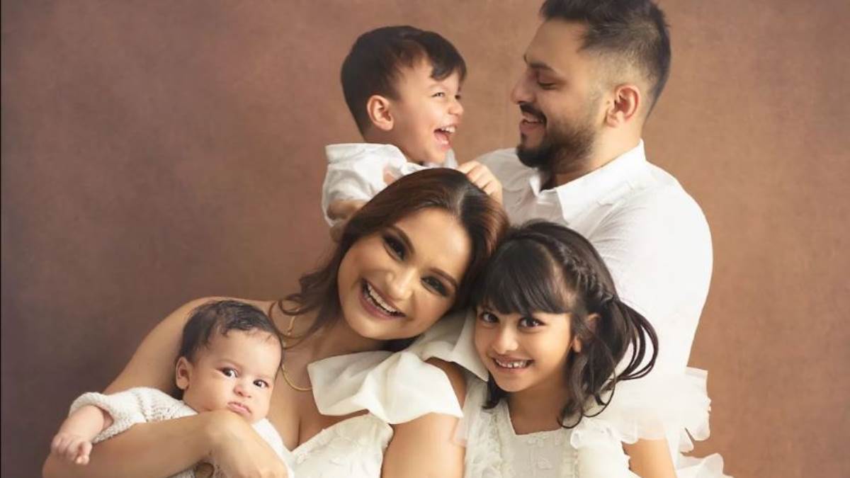 https://www.jagranimages.com/images/newimg/10122022/10_12_2022-dimpy_ganguly_family_23252714.jpg