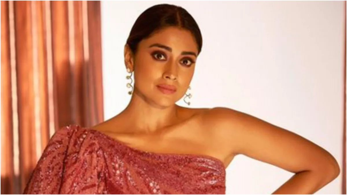 Drishyam 2 एक्ट्रेस श्रिया सरन ने किया चौंकाने वाला खुलासा, इस फीमेल एक्ट्रेस  पर है क्रश, वॉइस नोट हुआ वायरल - Drishyam 2 Actress Shriya Saran Confesses  Revealed Secret She ...