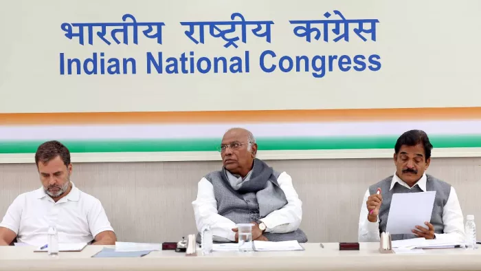 मध्य प्रदेश से अंचलवार कांग्रेस नेता बुलाए जा रहे दिल्ली (फोटो: एएनआई)