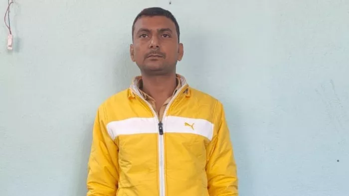 पुलिस गिरफ्त में सौरभ कुमार सिंह उर्फ बिट्टू सिंह। सौजन्य : पुलिस