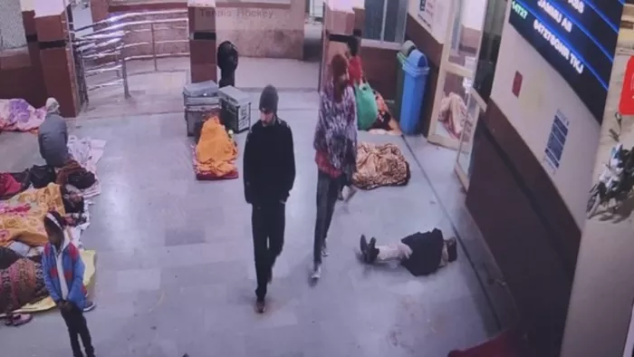 हरियाणा के रेवाड़ी रेलवे स्टेशन पर दिखे दो शूटर।