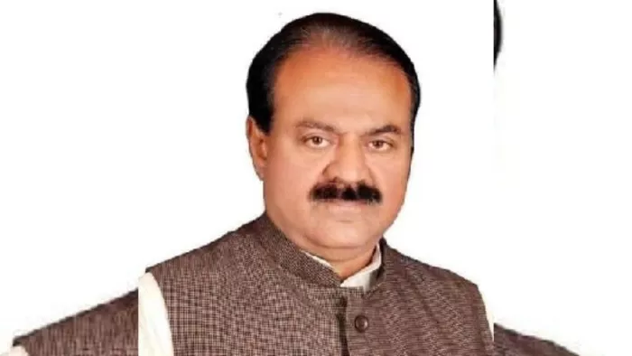 'रुपयों से वोट नहीं खरीदे जाते, जनता ने धीरज को दो बार किया नेगलेक्ट', भाजपा सांसद ने बताया ये इतिहास