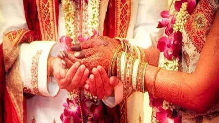 जयमाल पहनाते समय बेहोश हुआ दूल्हा, स्टेज पर दुल्हन ने शादी से किया इनकार; फिर बोली...
