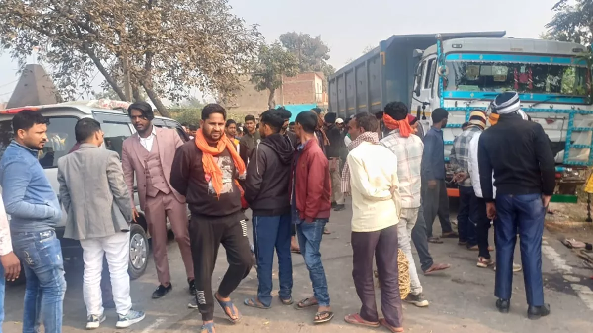 Arwal News: पटना -औरंगाबाद NH पर ट्रक और ऑटो की भीषण टक्कर, पिता की मौत; बेटी-पत्नी समेत 13 लोग घायल