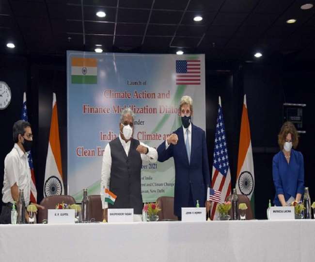 https://www.jagranimages.com/images/newimg/11012022/11_01_2022-bhupendra_johnkerry_22371377.jpg