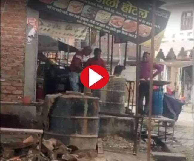लखनऊ में पुल‍िस ने होटल मालिक समेत छह कर्मचारियों के खिलाफ मुकदमा दर्ज कर लिया है।