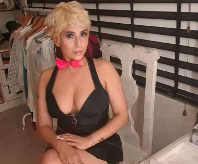 https://www.jagranimages.com/images/newimg/11012022/11_01_2022-neha_bhasin_22371862.jpg