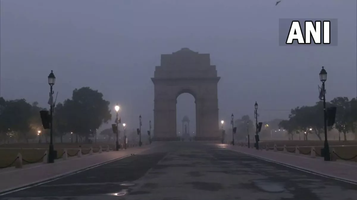 Delhi Pollution: दिल्ली में हवा बेहद खराब