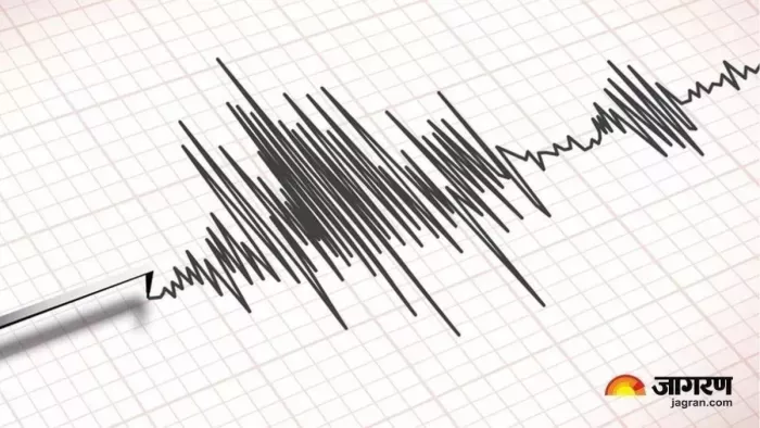 Earthquake in Delhi NCR दिल्ली-एनसीआर में भूकंप के तेज झटके से लोग सहमे