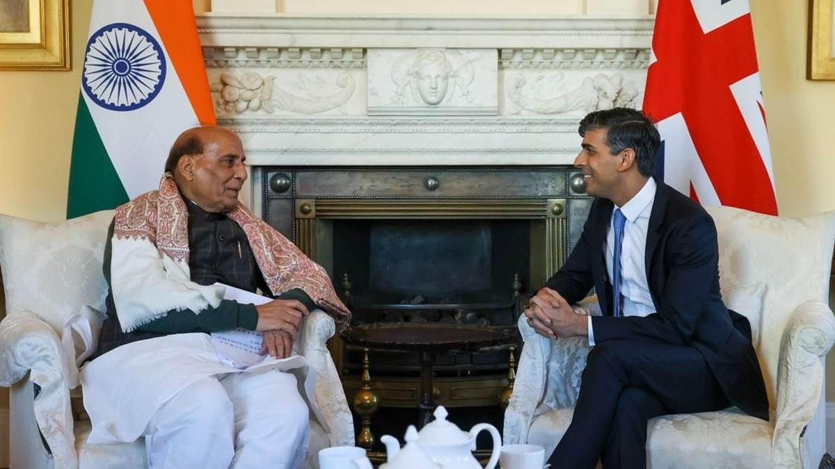 https://www.jagranimages.com/images/newimg/11012024/11_01_2024-rajnath_23626306.jpg