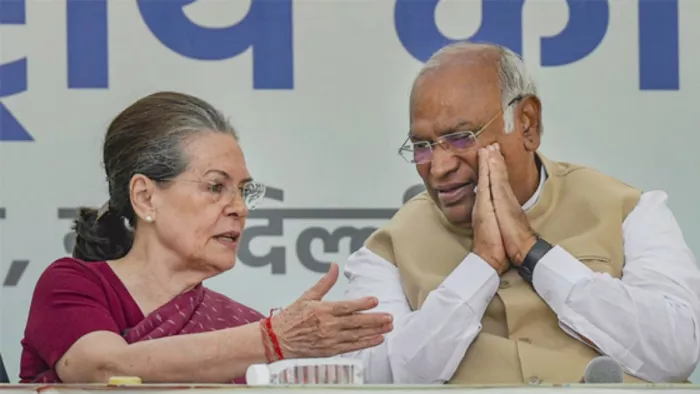 सोनिया गांधी, मल्लिकार्जुन खरगे समेत कई नेताओं रामलला प्राण प्रतिष्ठा में शामिल होने से इनकार कर दिया।(फोटो सोर्स: सोशल मीडिया)