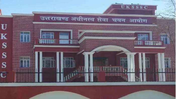 UKSSSC Inter Level Exam 2024 के लिए यहां से करें अप्लाई।