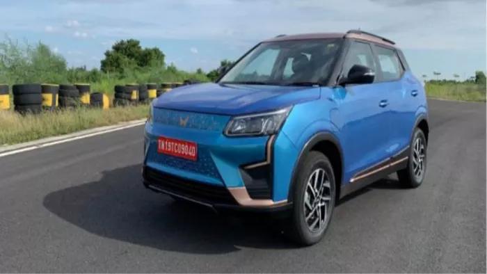 Mahindra XUV400 Pro वेरिएंट को लॉन्च किया गया है।