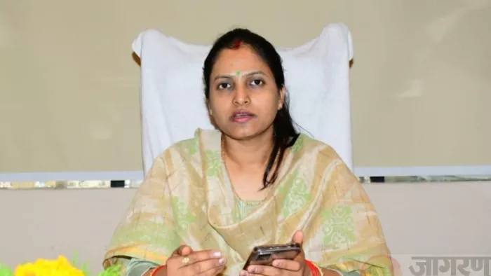 Amroha News: अमरोहा की जिलाधिकारी हैं निधि गुप्ता वत्स।