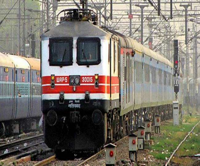 Indian Railway : कंफर्म टिकट से यात्रा करने पर ट्रेनों में घटे अपराध, समय से दौड़ रही ट्रेन, जानिए कैसे