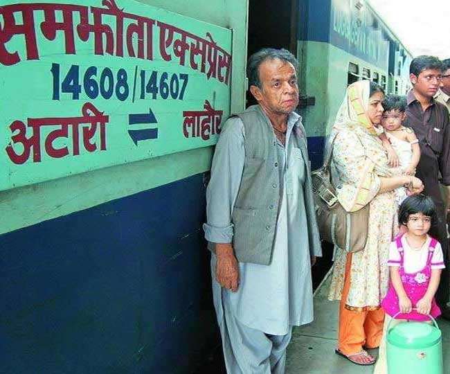 पाकिस्‍तान अपने यहां भारत से गई समझौता एक्‍सप्रेस की बोगियों का इस्‍तेमाल कर रहा है। (फाइल फोटो)