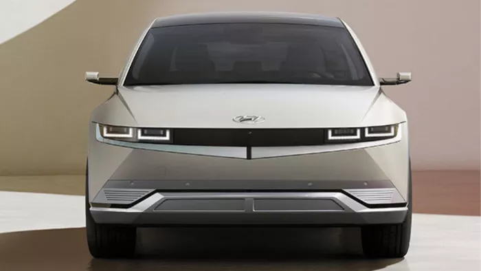 आसान प्वाइंट् में समझें इस EV की खासियतें