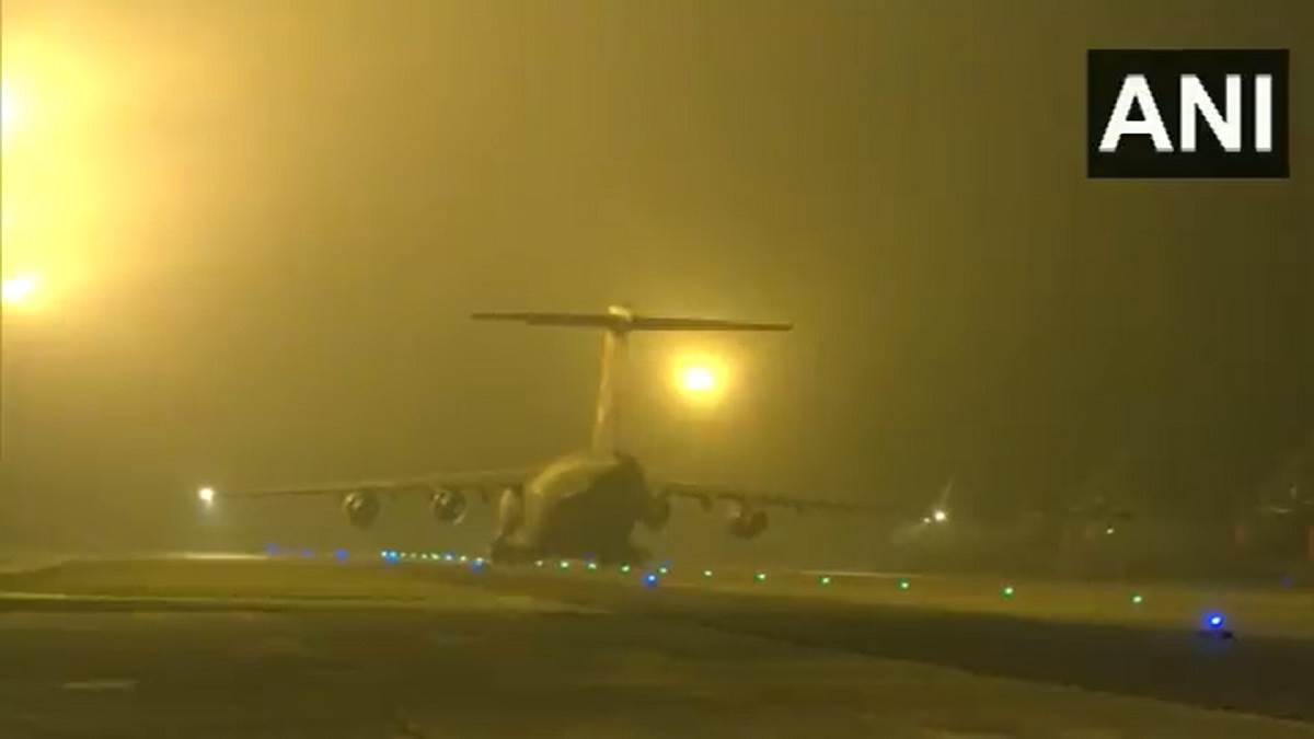 https://www.jagranimages.com/images/newimg/11022023/11_02_2023-operation_dost_flight__23326541.jpg