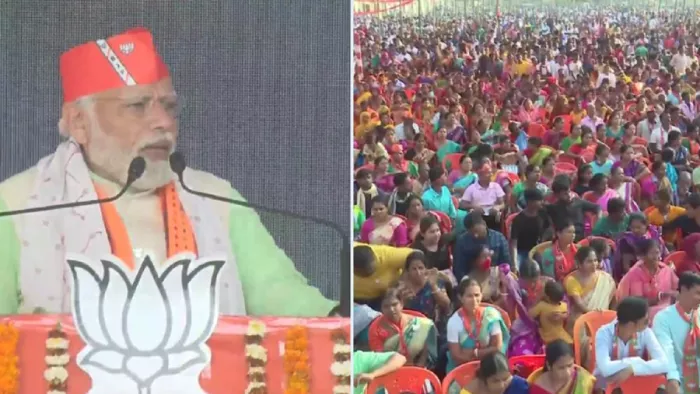 PM मोदी ने शनिवार को त्रिपुरा में एक जनसभा को संबोधित किया। (Photo-ANI)