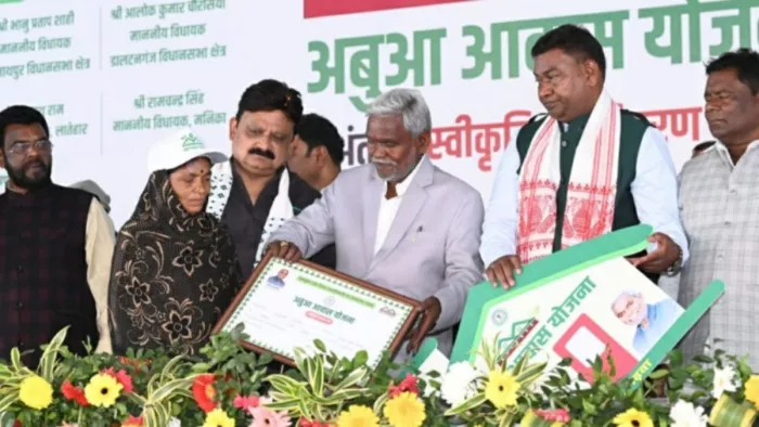 Champai Soren: हेमंत से अलग रास्ते पर चले मुख्यमंत्री चंपई सोरेन, अब झारखंड की चमकेगी किस्मत! कर दिया बड़ा एलान