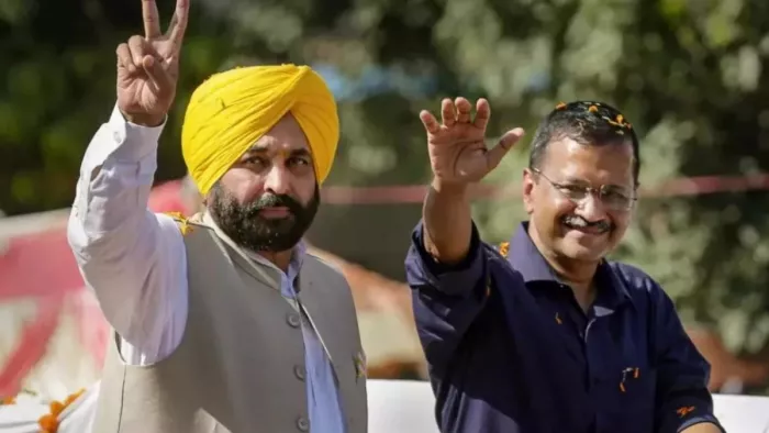 12 फरवरी को अयोध्या जाएंगे अरविंद केजरीवाल और भगवंत मान (फाइल फोटो)।