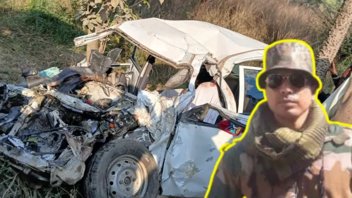 बहराइच-कैसरगंज के करीम बेहड़ के निकट दुर्घटना के बाद खड़ी क्षतिग्रस्त कार। जागरण