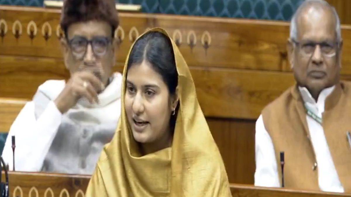 https://www.jagranimages.com/images/newimg/11022025/11_02_2025-iqra_hasan_at_sansad_23882477.jpg
