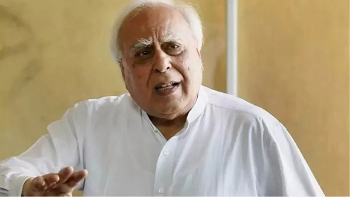 Kapil Sibal supports Congress कपिल सिब्बल ने कांग्रेस का किया समर्थन।
